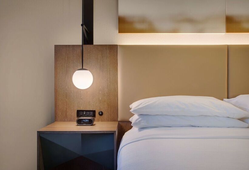 هتل Embassy Suites By Hilton San Rafael Marin County