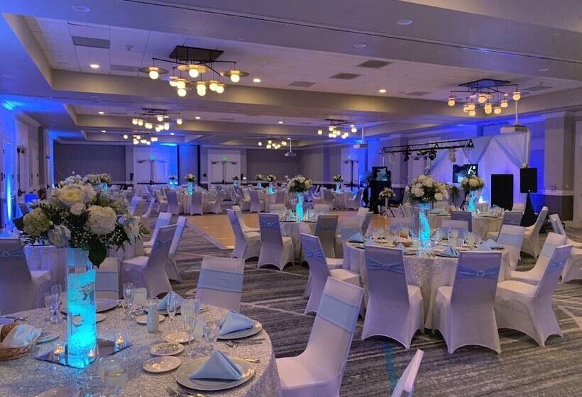 هتل Embassy Suites By Hilton San Rafael Marin County