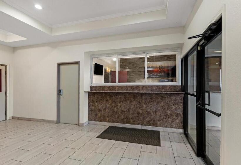 בית מלון כפרי Red Lion Inn & Suites Caseyville