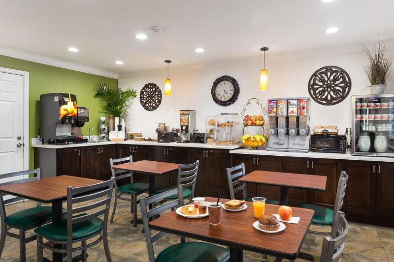 هتل Rodeway Inn San Jose Hwy 101 Tully Rd Exit