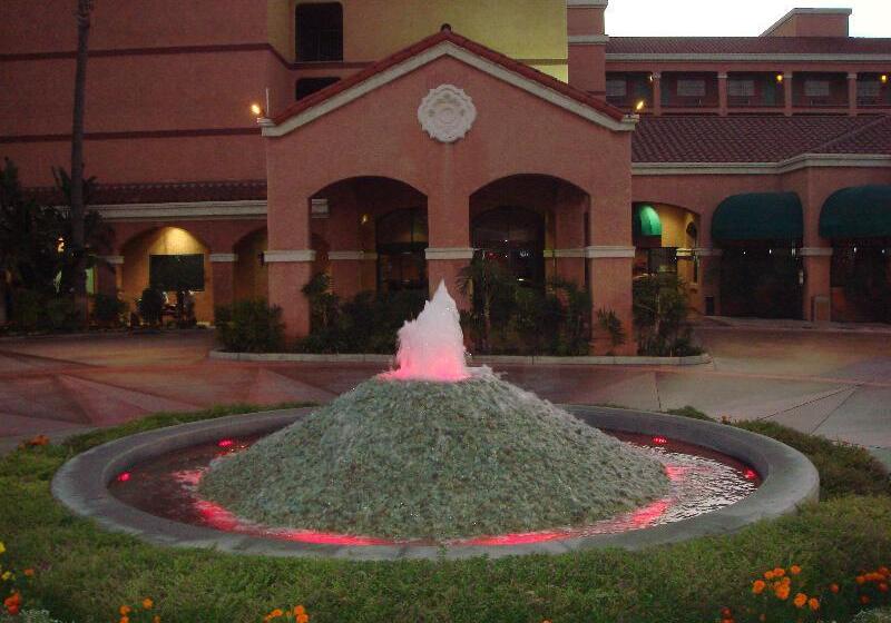 בית מלון כפרי Four Points By Sheraton Anaheim
