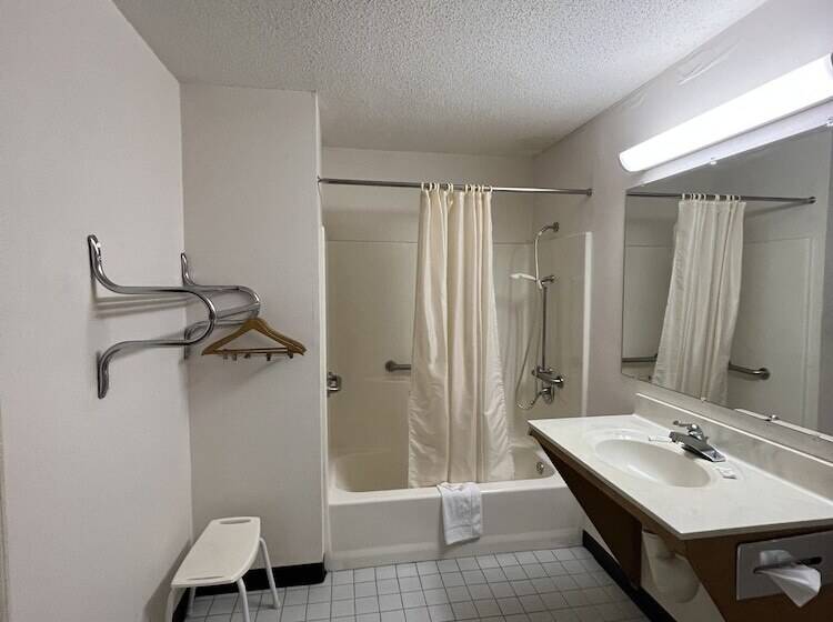 فندق Garden Inn & Suites