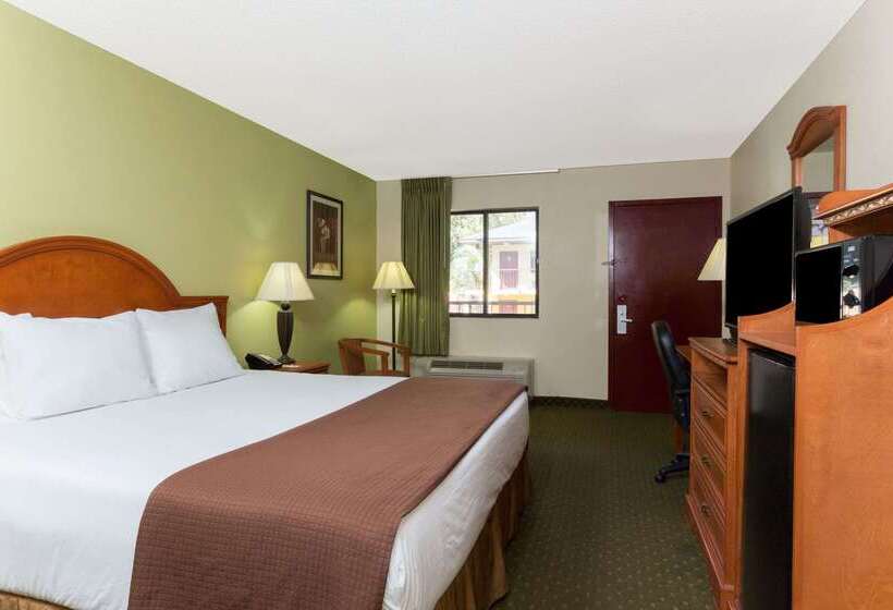 בית מלון כפרי Howard Johnson By Wyndham Tallahassee