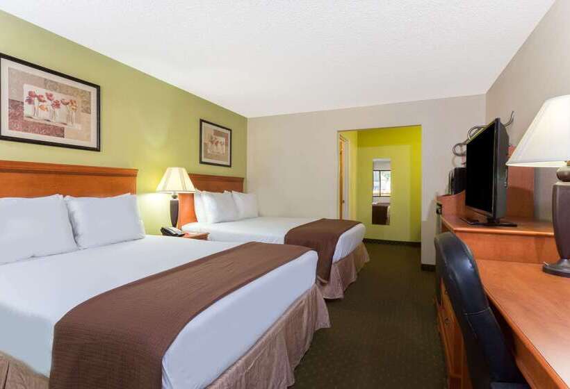 בית מלון כפרי Howard Johnson By Wyndham Tallahassee