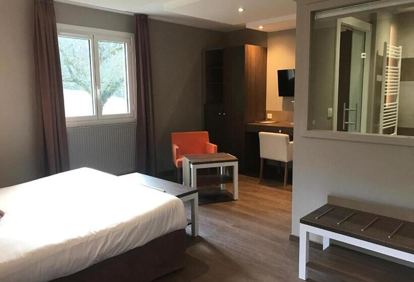 Отель Hôtel Les Bergeronnettes