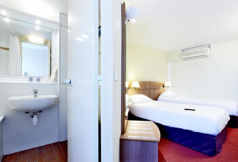 בית מלון כפרי Kyriad Genève St Genis Pouilly