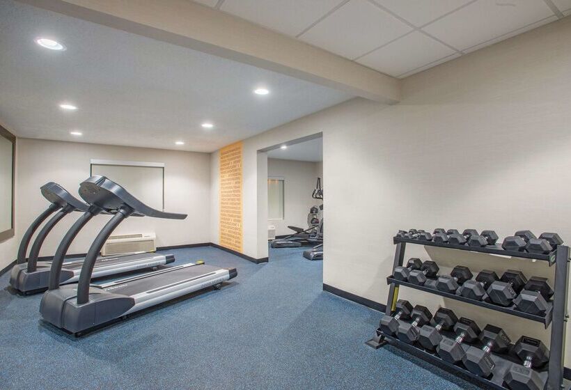 Отель La Quinta Inn & Suites By Wyndham Dc Metro Capital Beltway