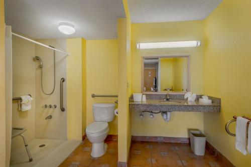 Отель Bayside Inn Pinellas Park  Clearwater