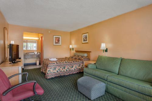 Отель Bayside Inn Pinellas Park  Clearwater