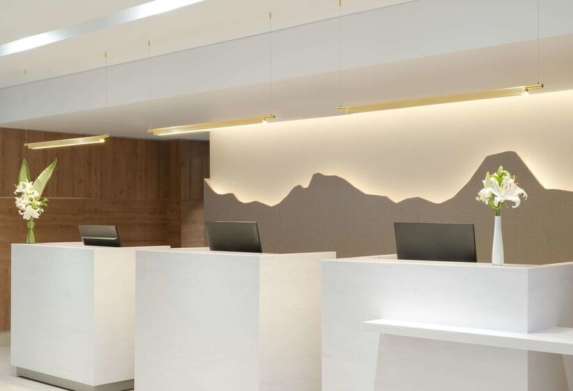 هتل NH Ciudad De Santiago