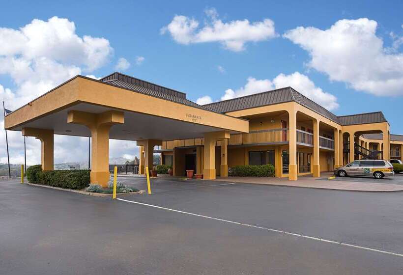 هتل Quality Inn Airport  Southeast