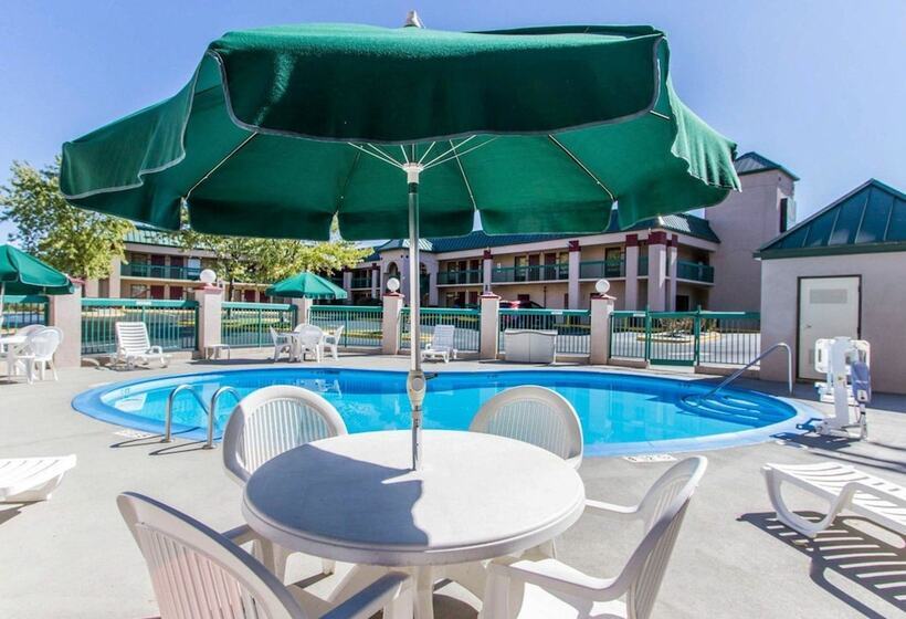 בית מלון כפרי Quality Inn Oak Grove Fort Campbell