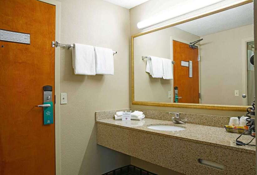 호텔 Quality Inn Raynham  Taunton
