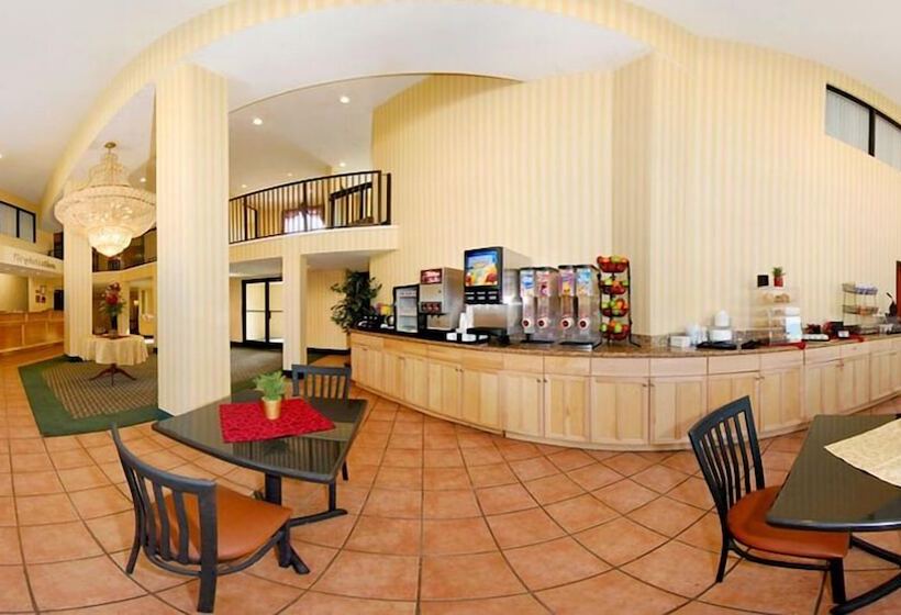 ホテル Quality Inn & Suites