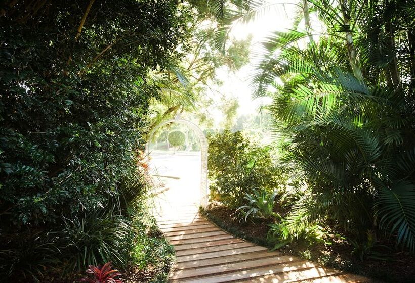 Quality Hotel Robertson Gardens