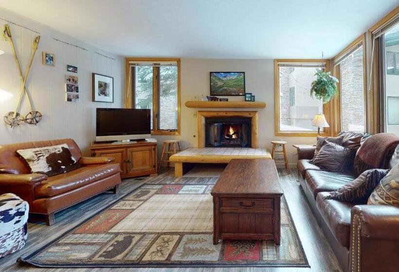 هتل Tamarack Townhomes   Coraltree Residence Collection