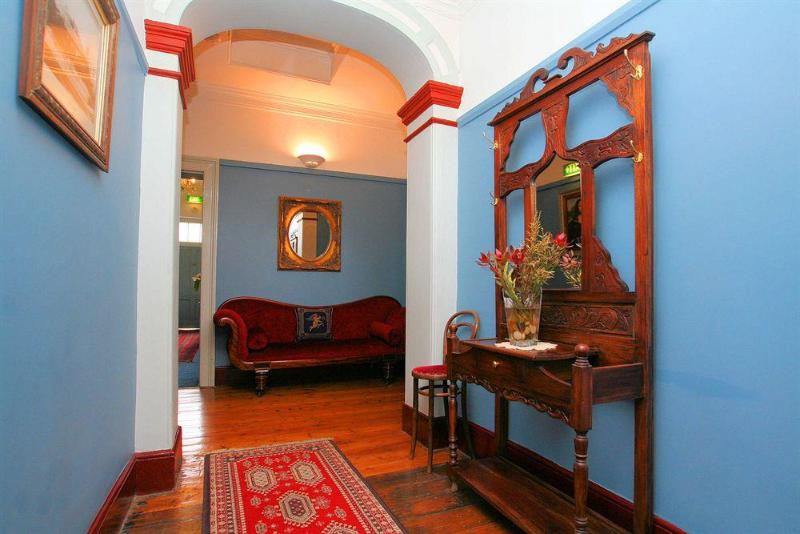 هتل The Lodge On Elizabeth Boutique