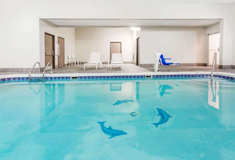 فندق Travelodge By Wyndham Longmont