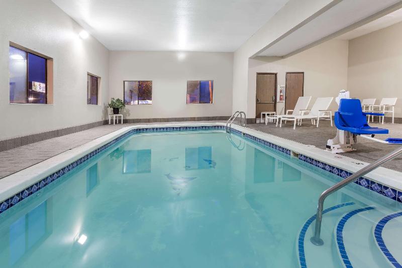 فندق Travelodge By Wyndham Longmont