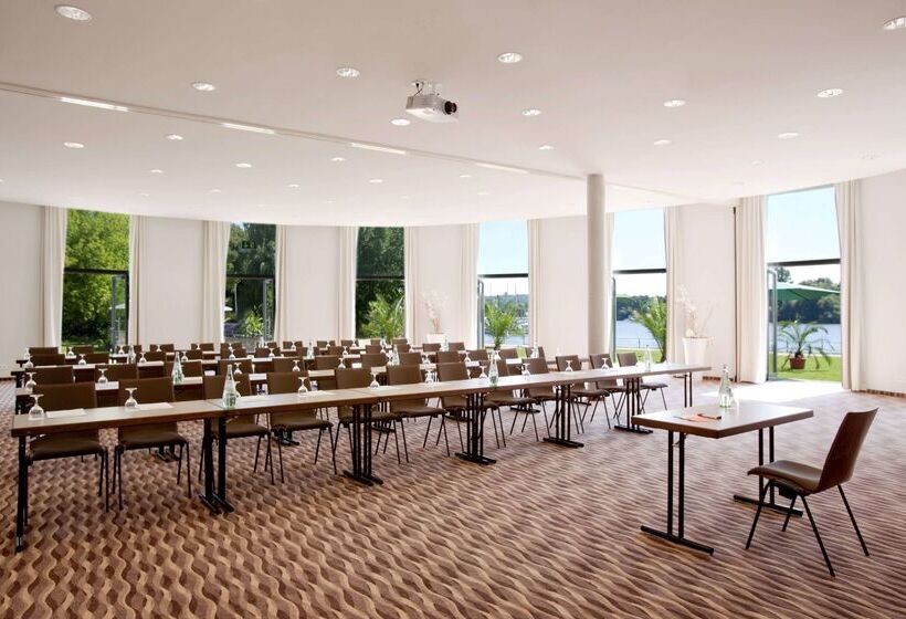 هتل Vienna House By Wyndham Havelufer Potsdam