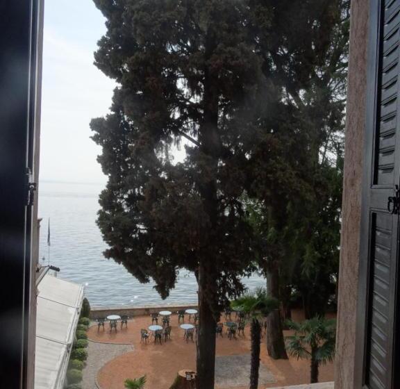 هتل Villa Fiordaliso