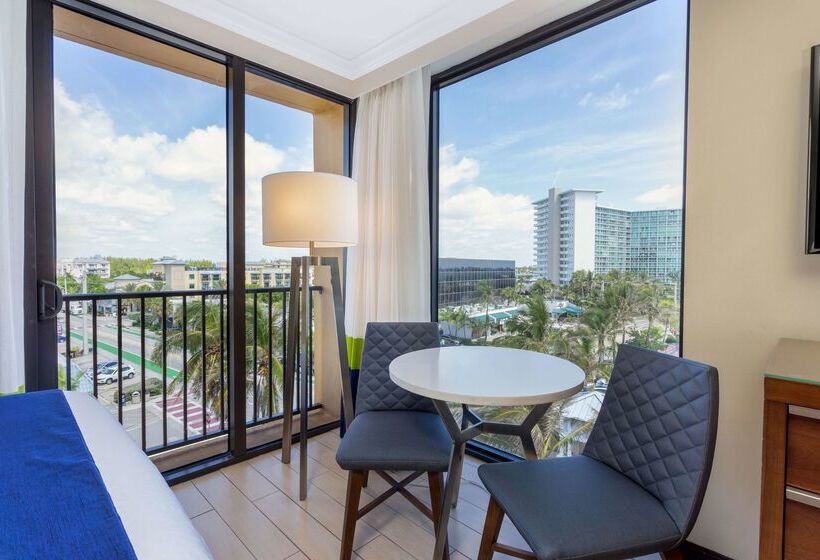 בית מלון כפרי Wyndham Deerfield Beach Resort