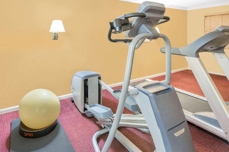 汽车旅馆  Travel Inn North Little Rock