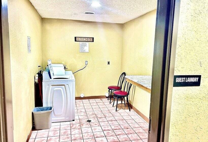Мотель Express Inn Parsons