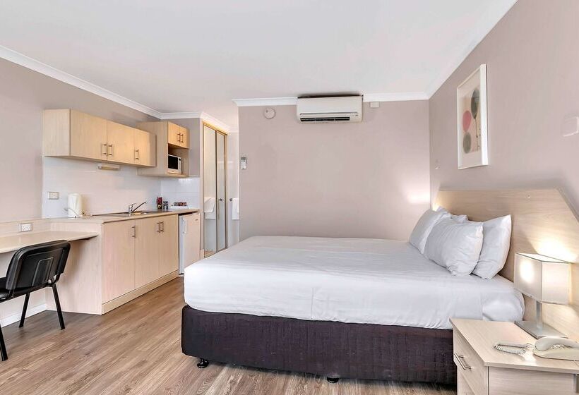 Quality Inn Railway Motel