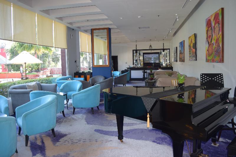 هتل Aryaduta Makassar