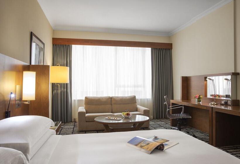 בית מלון כפרי Jumeira Rotana – Dubai