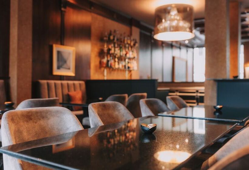 King S Hotel First