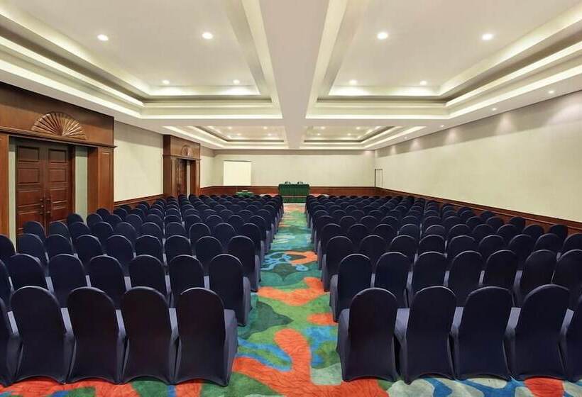 هتل Manado Tateli Resort And Convention