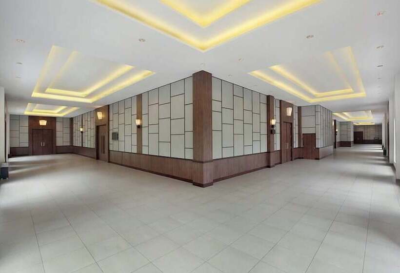 هتل Manado Tateli Resort And Convention