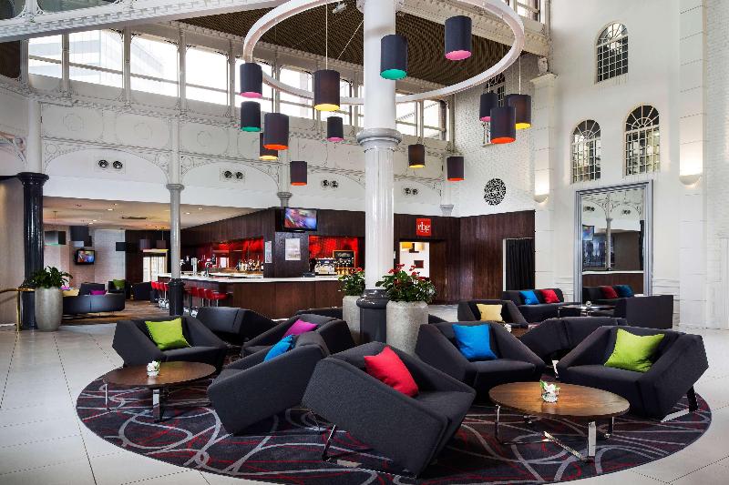 בית מלון כפרי Park Inn By Radisson Cardiff City Centre