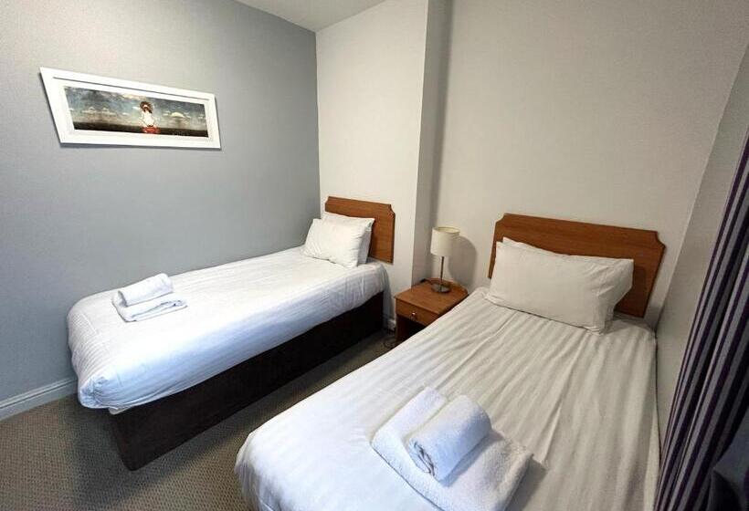 ホテル The County