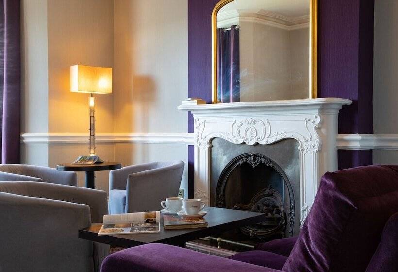 ホテル The County