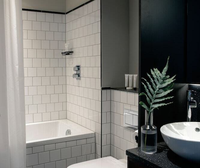 בית מלון כפרי The Mont