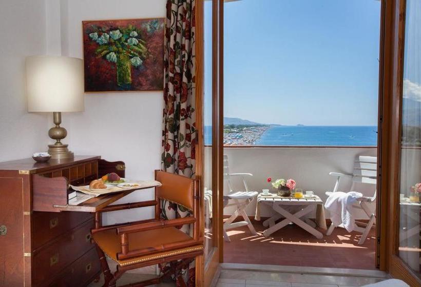 Grand Hotel De Rose