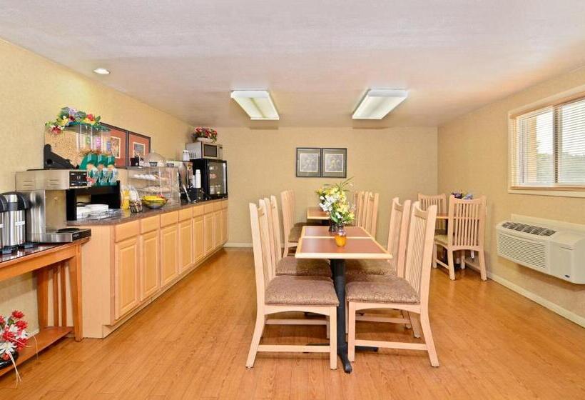 فندق Americas Best Value Inn Iola