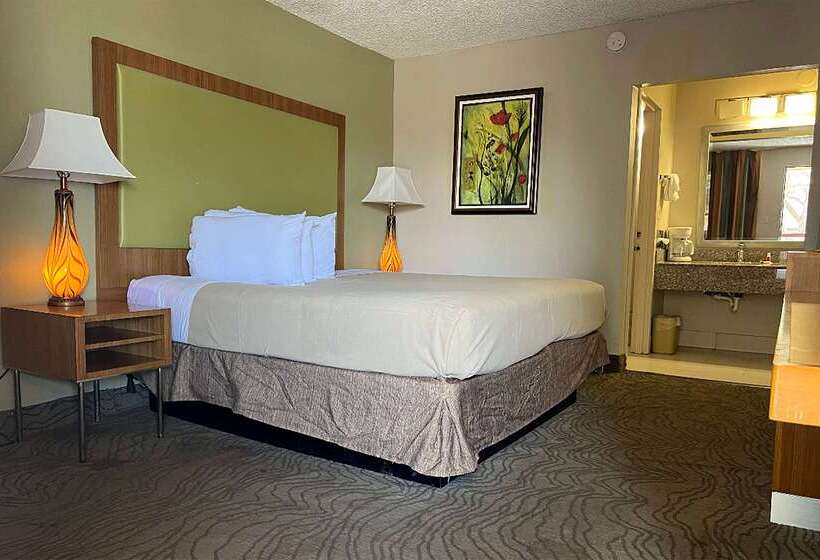 هتل Baymont By Wyndham Odessa University Area