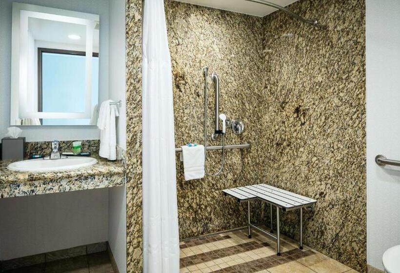 فندق Beachfront Inn