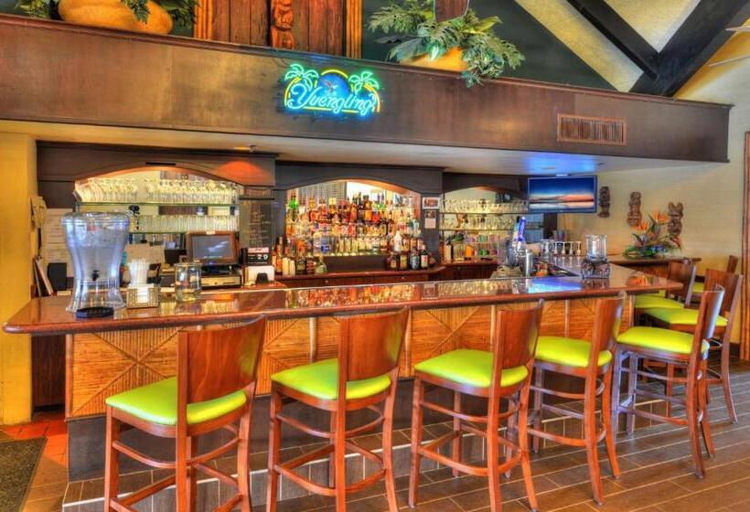 בית מלון כפרי Best Western Aku Tiki Inn