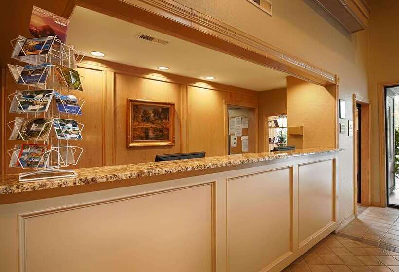 Отель Best Western Inn At The Rogue