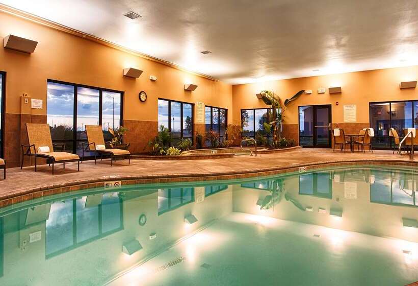 בית מלון כפרי Best Western Plus Night Watchman Inn & Suites