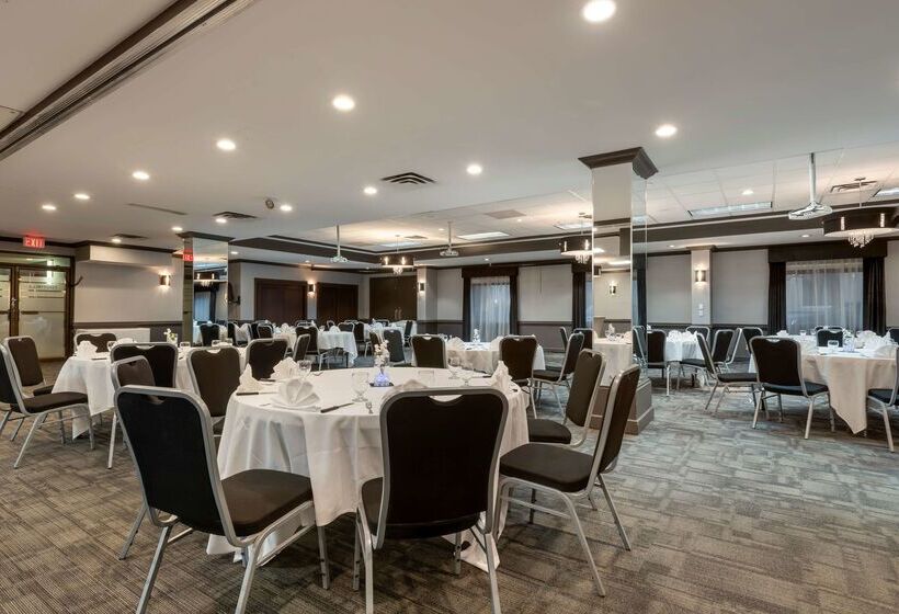 هتل Best Western Plus Village Park Inn