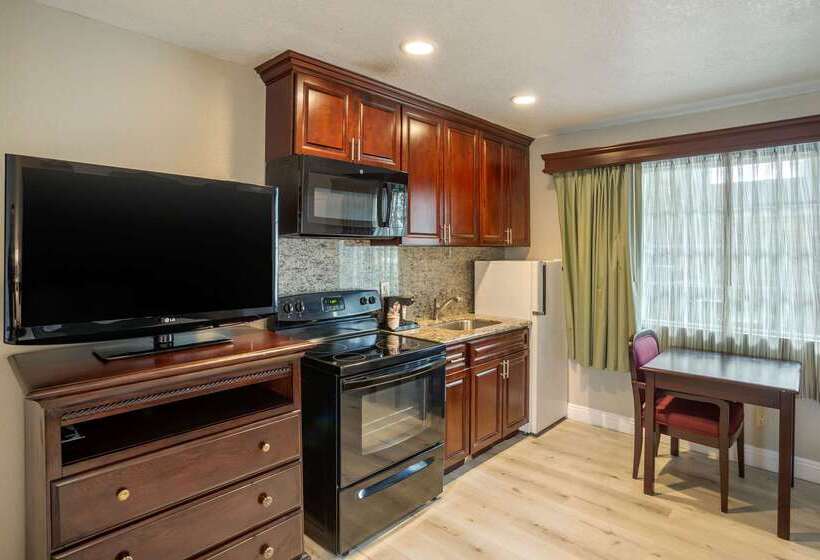 호텔 Clarion Pointe El Cajon San Diego East