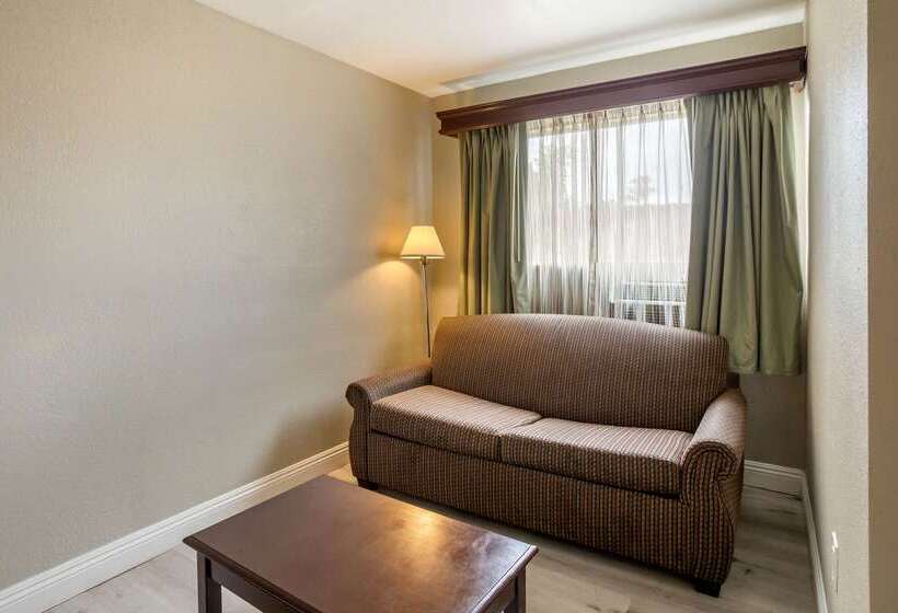 호텔 Clarion Pointe El Cajon San Diego East