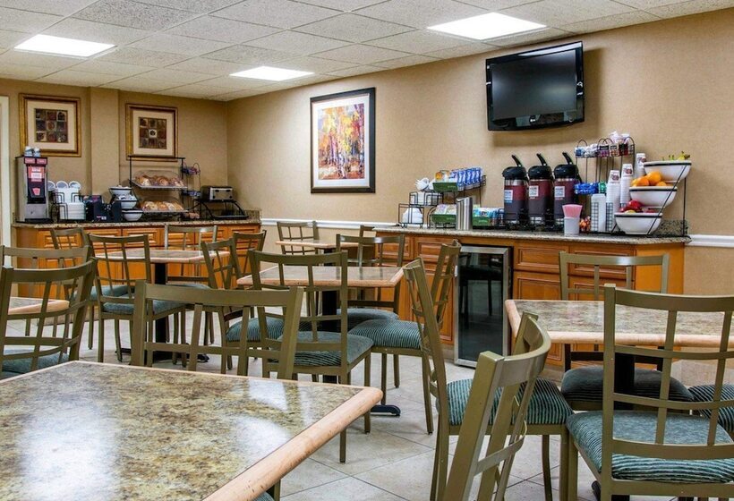 בית מלון כפרי Comfort Inn Livonia