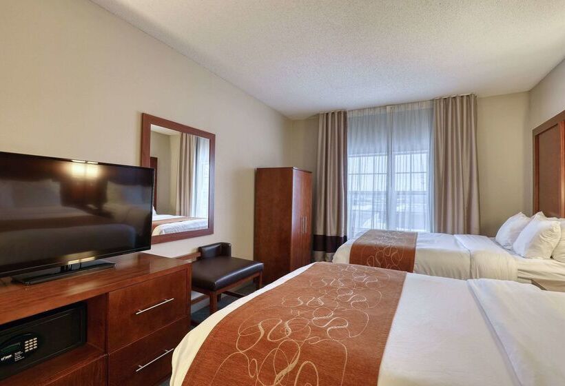 هتل Comfort Suites Appleton Airport